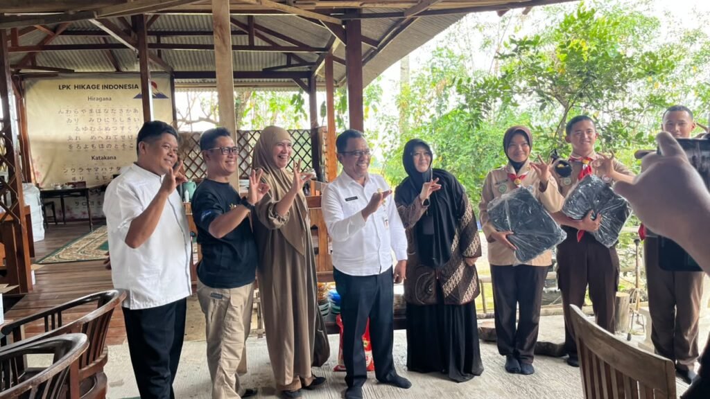 Pemberian Bantuan Sembako, Alat tulis dan Tas Sekolah dari UPZ Provinsi Jawa Tengah